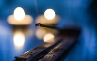 Are You Lighting Your Incense Sticks the Right Way?