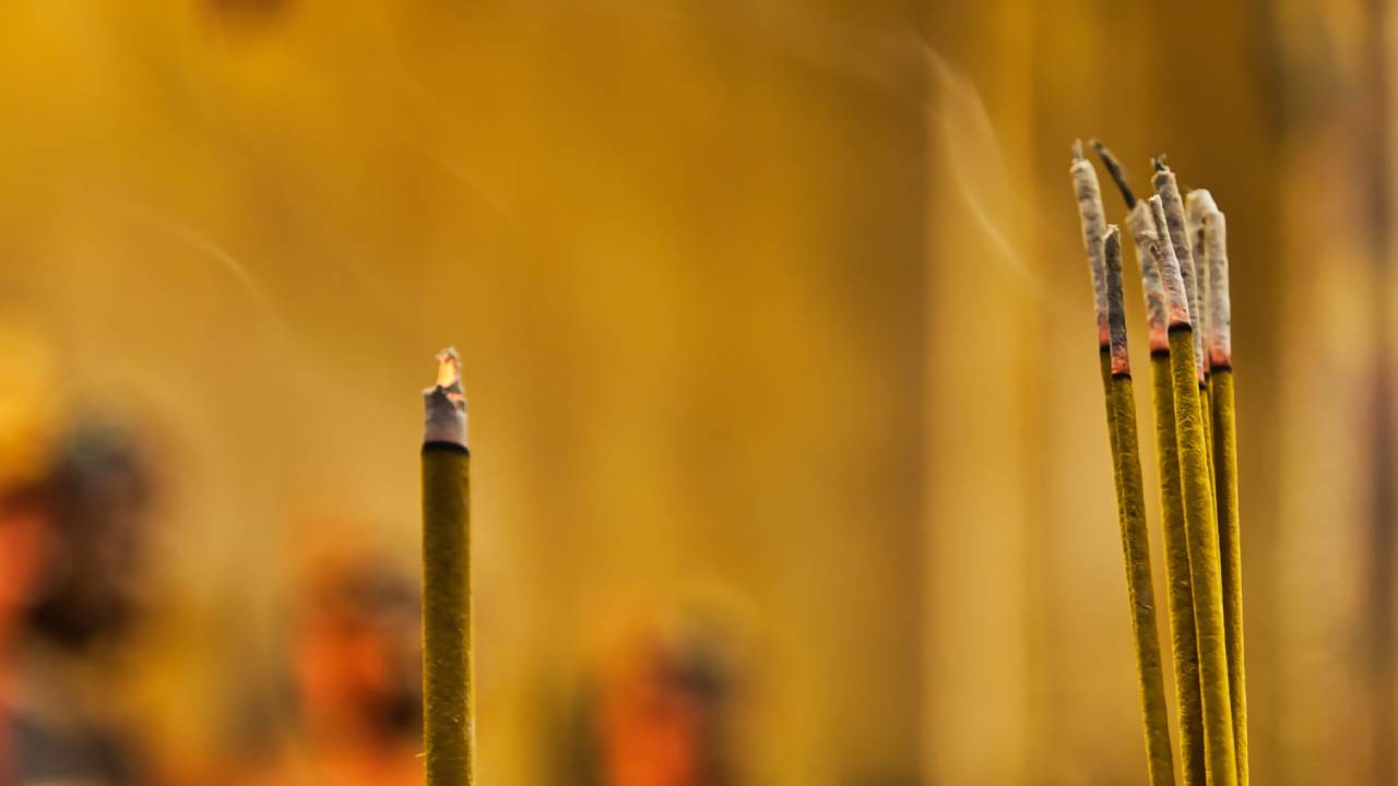 Why Light An Incense Stick Before God Read To Know HemIncense