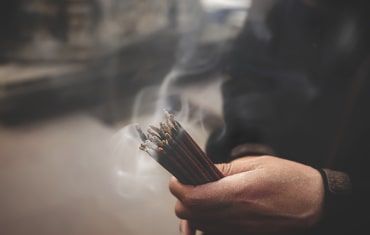 How to Choose the Right Incense for Yourself