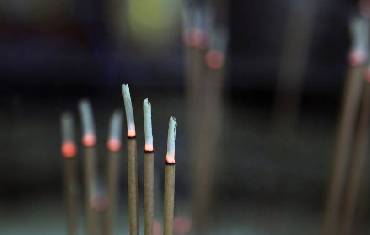 what is mugwort incense, and what are its benefits?