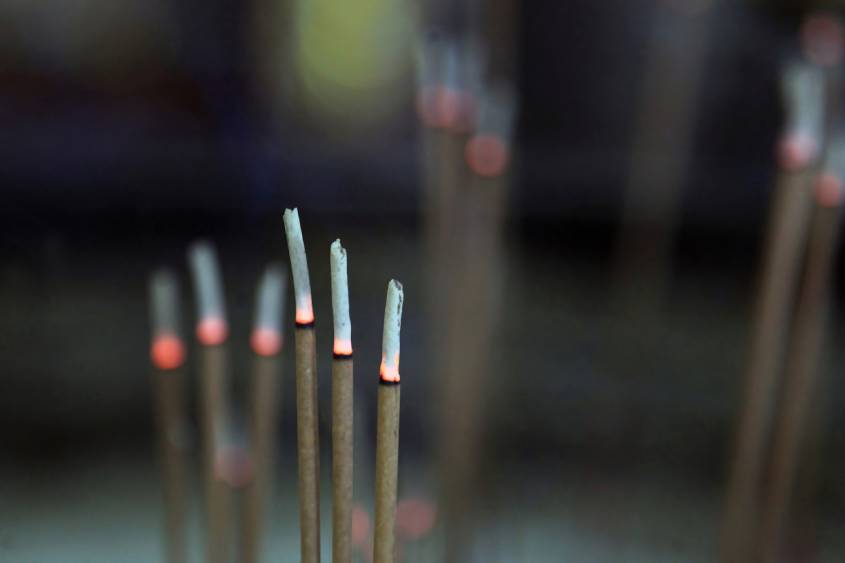 what is mugwort incense and what are its benefits? 